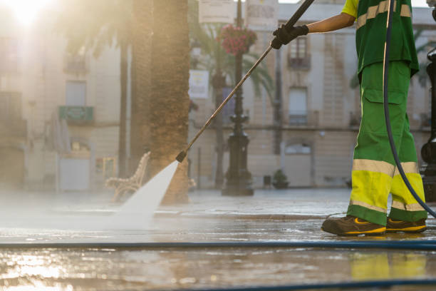 Best Commercial Pressure Washing  in Newberg, OR